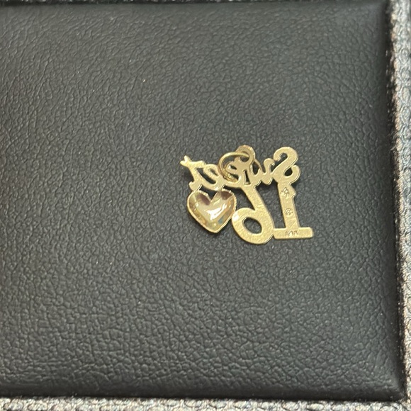 14kt gold sweet 16 pendant - Picture 2 of 6